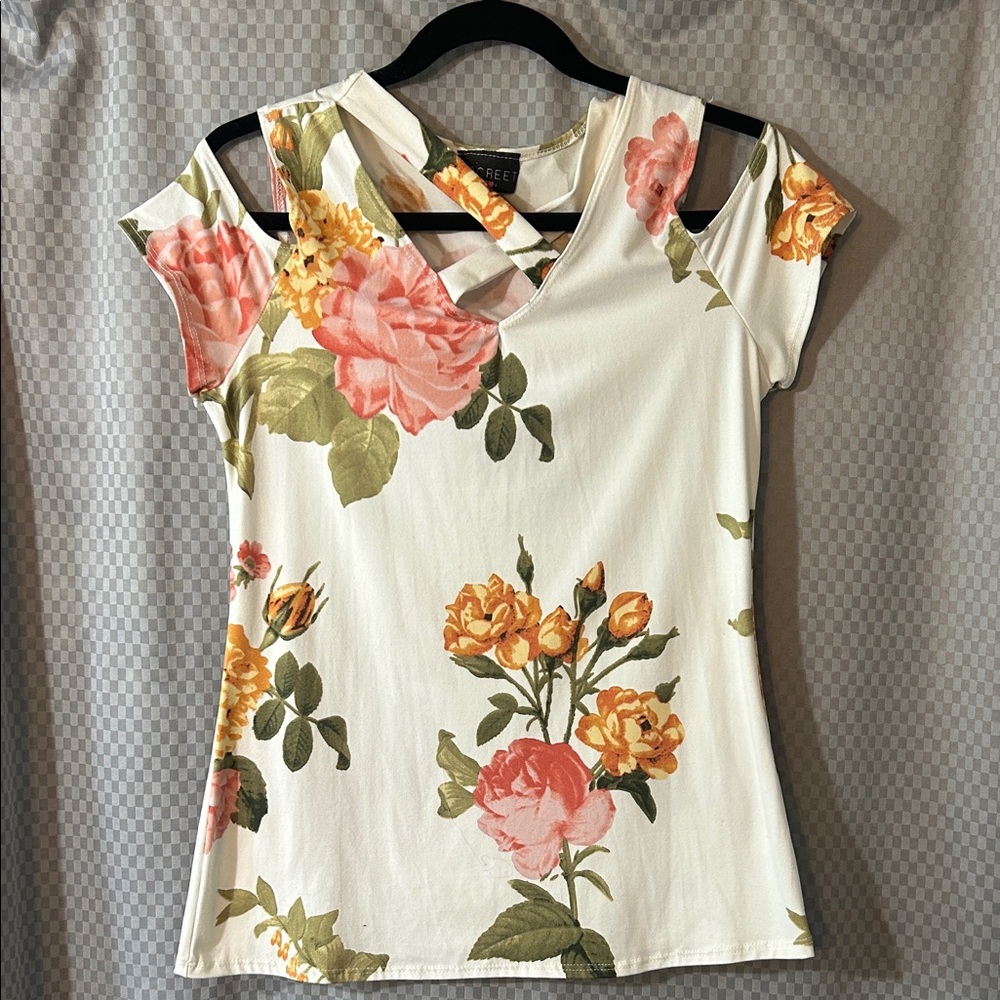 Discreet Floral Cut-Out Blouse in Pink and Yellow